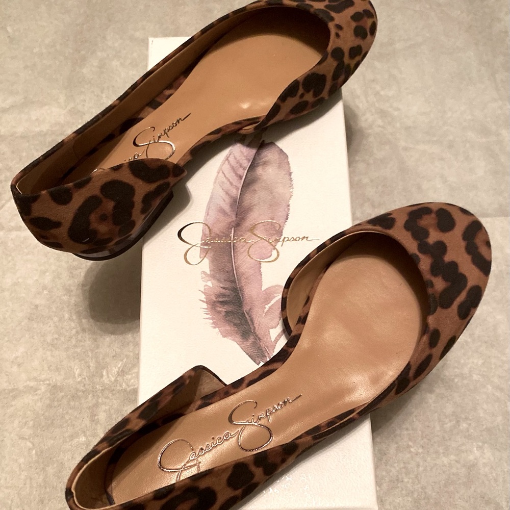Jessica Simpson Gabrina natural leopard print microseude flats - New with tags.